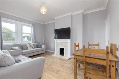 52/5 Boswall Avenue, Edinburgh, EH5 2EB - image 2