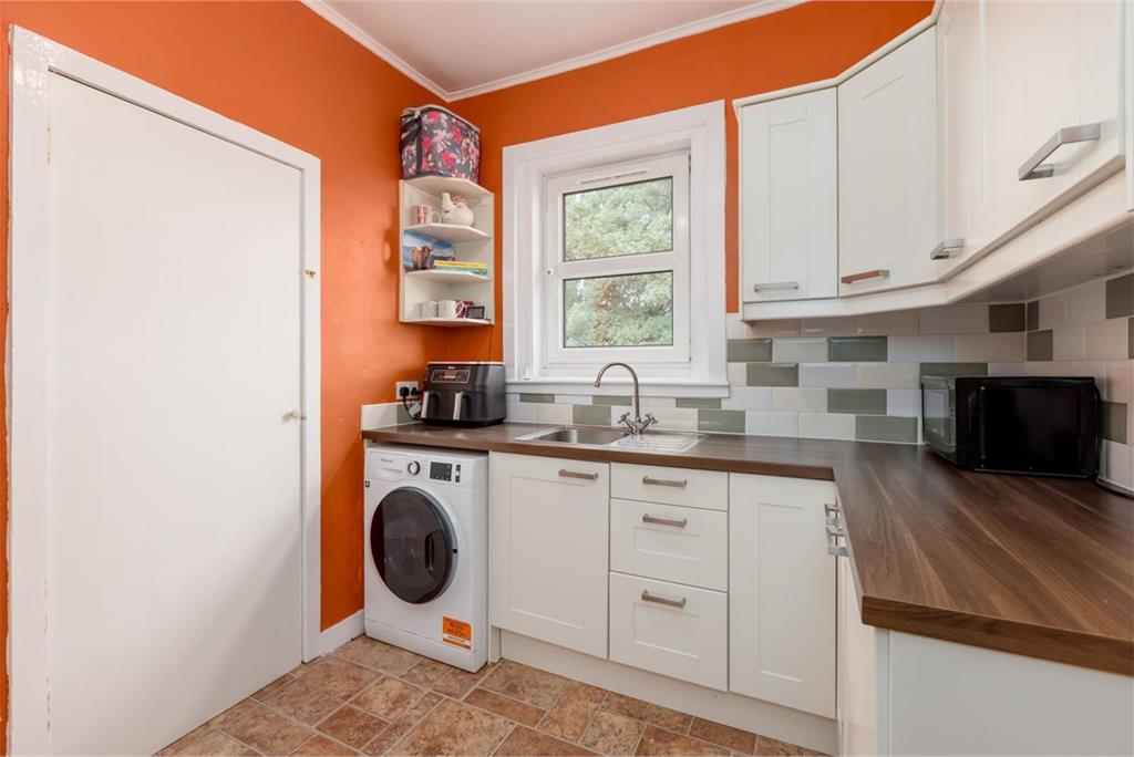 52/5 Boswall Avenue, Edinburgh, EH5 2EB - image 4