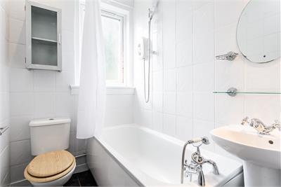 2/2 Hutchison Medway, Edinburgh, EH14 1QW - image 15