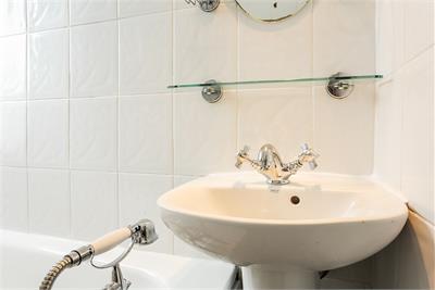 2/2 Hutchison Medway, Edinburgh, EH14 1QW - image 16