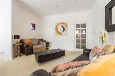 6/1 Lochend Close, Edinburgh, EH8 8BL - image 3