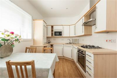 6/1 Lochend Close, Edinburgh, EH8 8BL - image 6