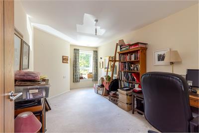 21/8 Balcarres Street, Edinburgh, EH10 5JD - image 12