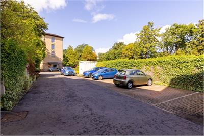 21/8 Balcarres Street, Edinburgh, EH10 5JD - image 14
