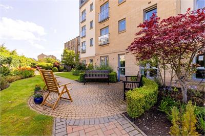 21/8 Balcarres Street, Edinburgh, EH10 5JD - image 16