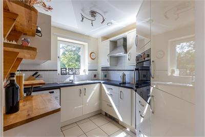 21/8 Balcarres Street, Edinburgh, EH10 5JD - image 6