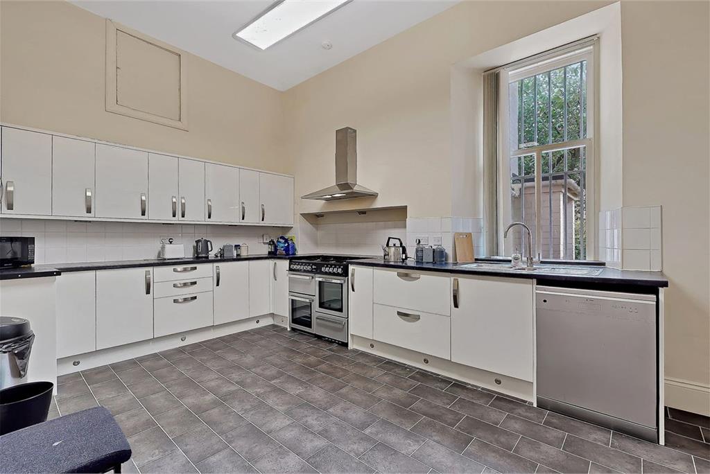 52 St. Andrews Drive,
Pollokshields,
Glasgow,
G41 5HF - image 26