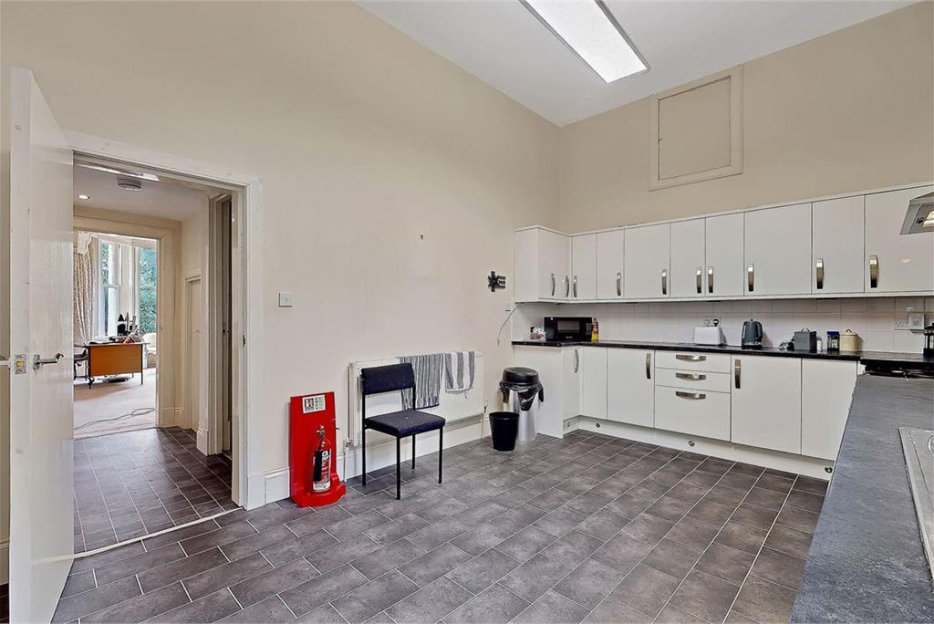 52 St. Andrews Drive,
Pollokshields,
Glasgow,
G41 5HF - image 37