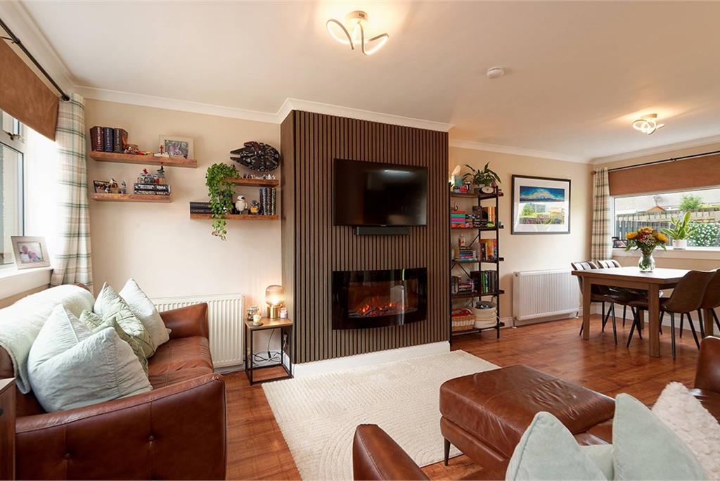 11 Hagthorn Avenue, , Kilbirnie, KA25 6EH - image 2