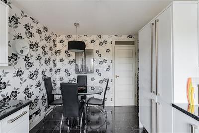 16/3 Cramond Road North, Edinburgh, EH4 6JE - image 14