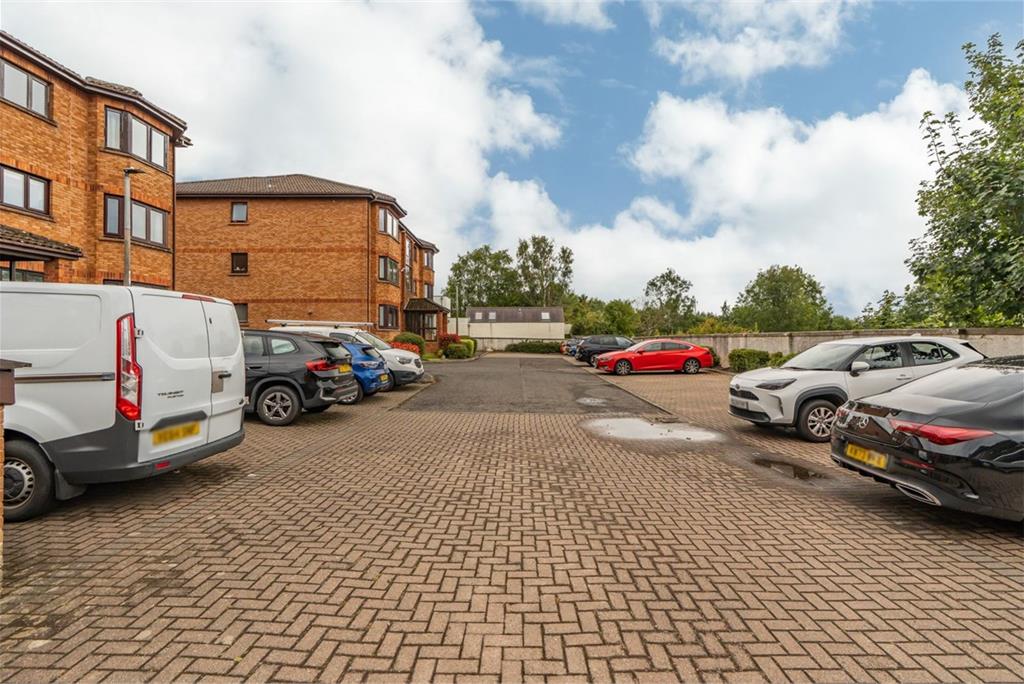 16/3 Cramond Road North, Edinburgh, EH4 6JE - image 21