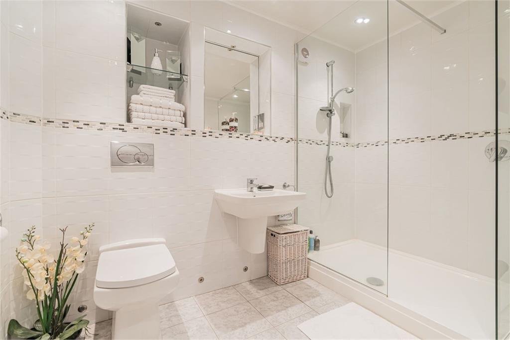 16/3 Cramond Road North, Edinburgh, EH4 6JE - image 7