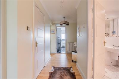16/3 Cramond Road North, Edinburgh, EH4 6JE - image 8
