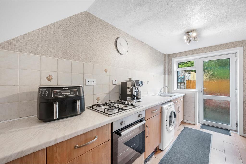 198 Park Road West,
Rosyth,
Dunfermline,
KY11 2SY - image 6