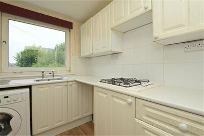 Flat 1, 12, Oxgangs Farm Gardens, EDINBURGH, EH13 9QE - image 9
