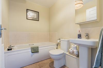 Flat 8, 34 Torwood Crescent, Edinburgh, EH12 9GJ - image 11