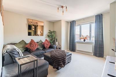 Flat 8, 34 Torwood Crescent, Edinburgh, EH12 9GJ - image 3
