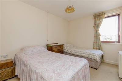 6/5 Roseburn Drive, Edinburgh, EH12 5NS - image 6