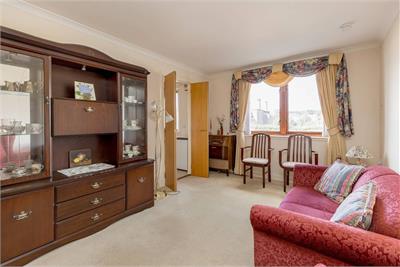 6/5 Roseburn Drive, Edinburgh, EH12 5NS - image 10