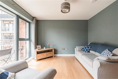 19/4 West Bowling Green Street, Edinburgh, EH6 5PQ - image 2