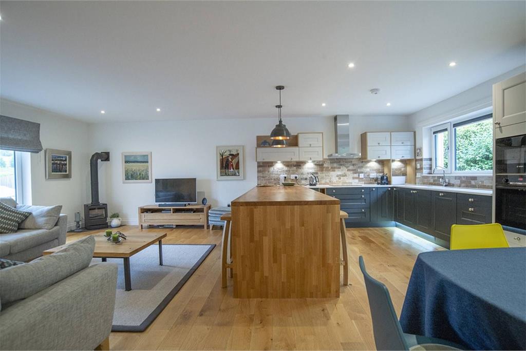 20 Cluny Crescent, Aberfeldy, PH15 2FL - image 3