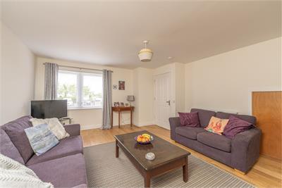 32 Castlepark Gait, Edinburgh, EH16 4GD - image 2
