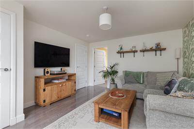 80 Howatston Court, Livingston, EH54 7FH - image 3