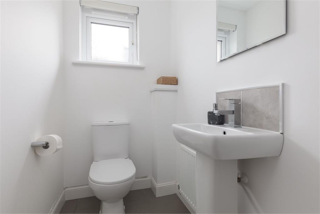 80 Howatston Court, Livingston, EH54 7FH - image 7
