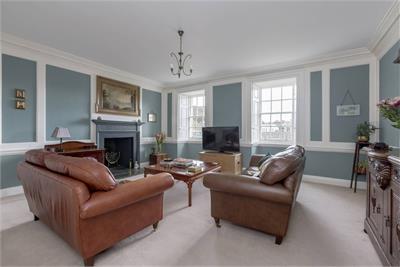 4/3 Chessels Court, Old Town, Edinburgh, EH8 8AD - image 2