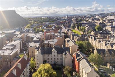 4/3 Chessels Court, Old Town, Edinburgh, EH8 8AD - image 1