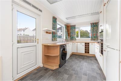 16 Silverknowes Bank, Edinburgh, EH4 5PB - image 4