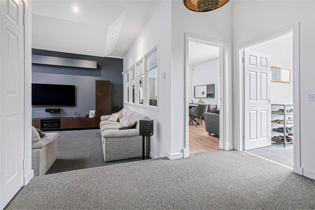 2 Linburn Road, Dunfermline, KY11 4LH - image 4