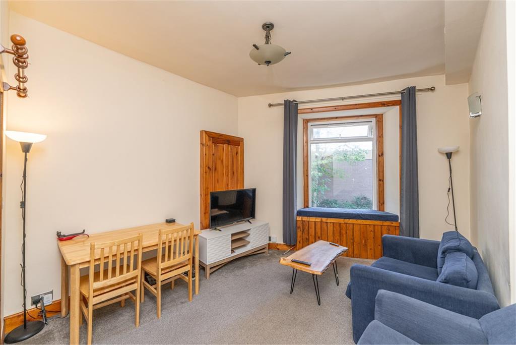 1/4 Burns Place,
Edinburgh,
EH6 5QD - image 2