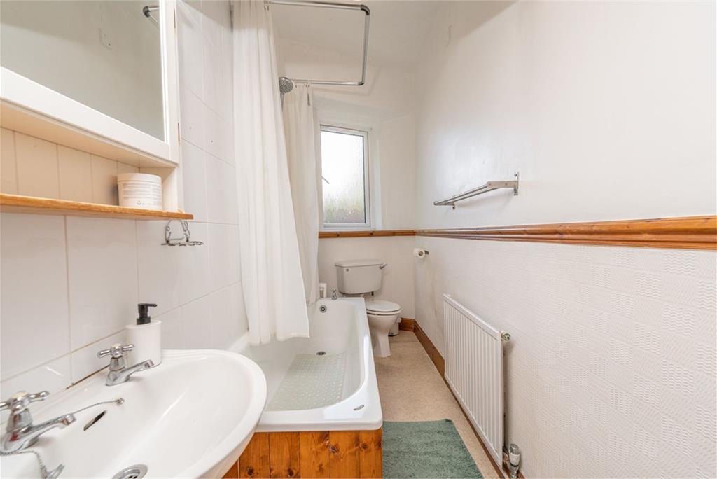 1/4 Burns Place,
Edinburgh,
EH6 5QD - image 16
