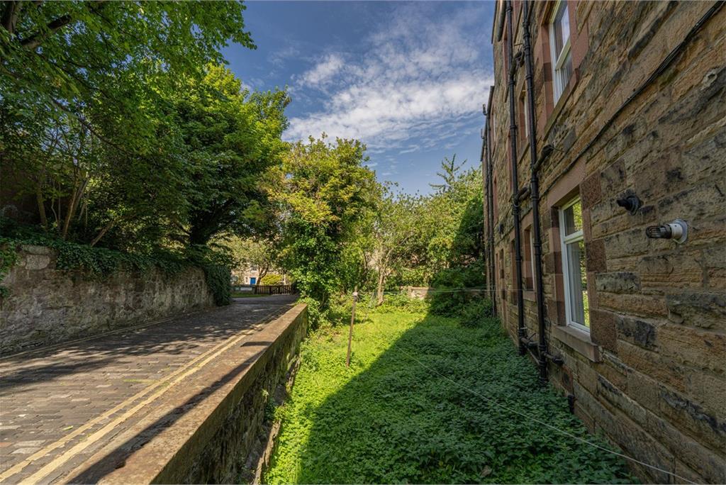 1/4 Burns Place,
Edinburgh,
EH6 5QD - image 19