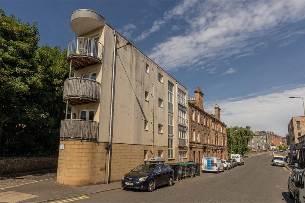 1/4 Burns Place,
Edinburgh,
EH6 5QD - image 21