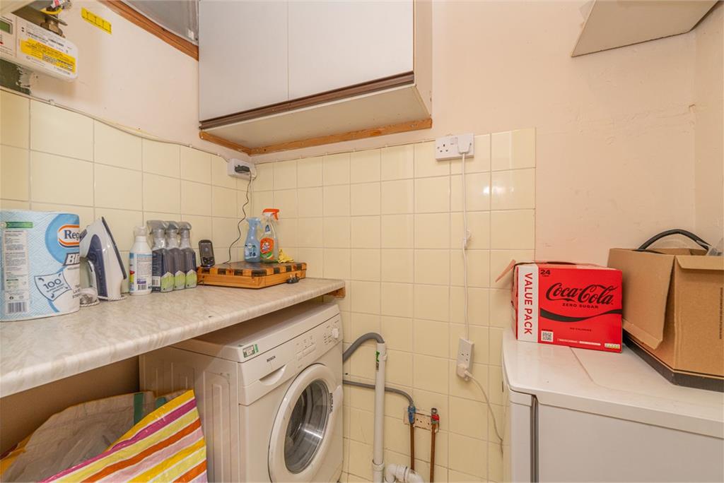 1/4 Burns Place,
Edinburgh,
EH6 5QD - image 8