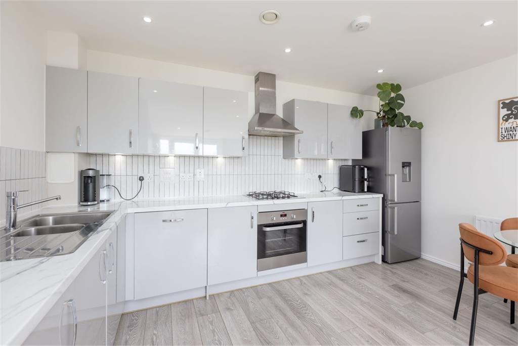3/16 Arneil Place, Edinburgh, EH5 2GU - image 7