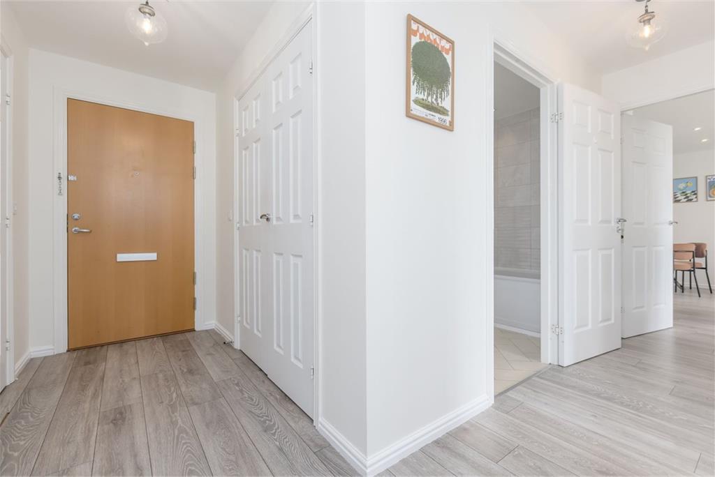 3/16 Arneil Place, Edinburgh, EH5 2GU - image 9