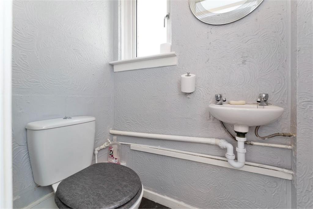 1 Ivanhoe Rise, Livingston, EH54 6HZ - image 9