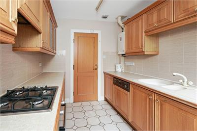 86/15 Trinity Road, Trinity, Edinburgh, EH5 3JU - image 3