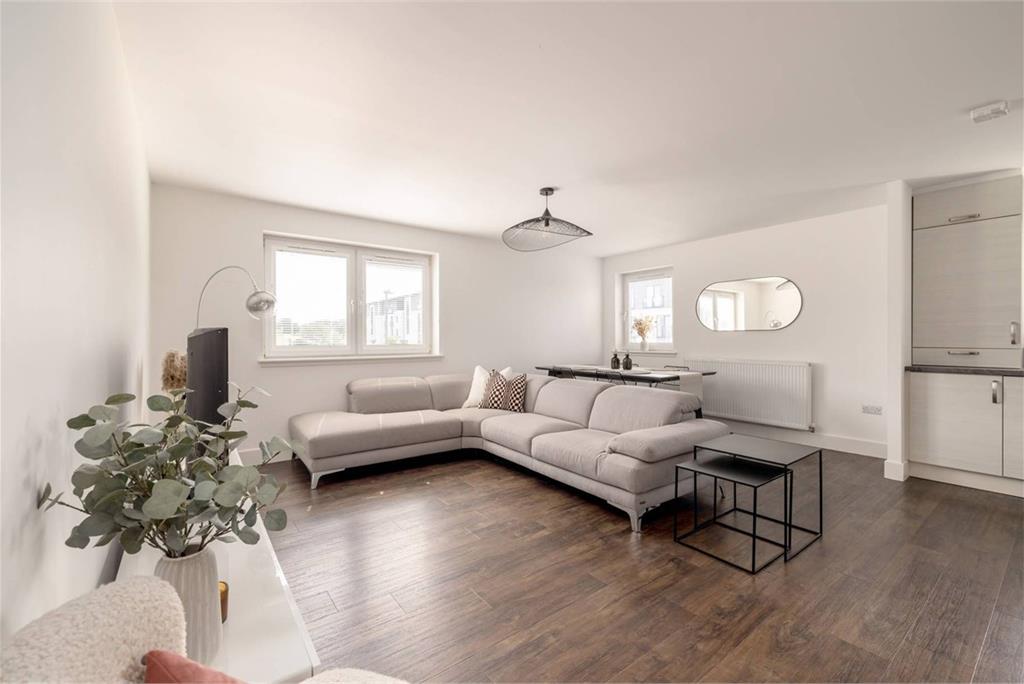 16/6 Burnbrae Drive, EDINBURGH, EH12 8AS - image 2