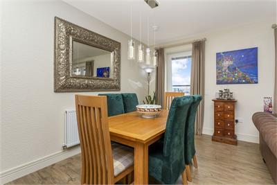81/13 Ocean Drive, Leith, Edinburgh, EH6 6BR - image 4