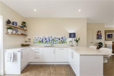81/13 Ocean Drive, Leith, Edinburgh, EH6 6BR - image 7
