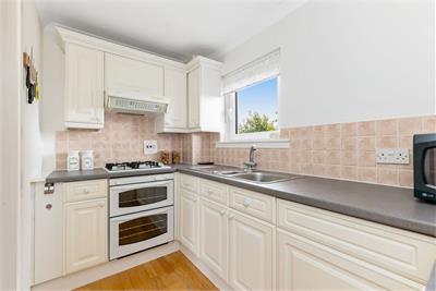60 The Paddockholm, Corstorphine, EDINBURGH, EH12 7XR - image 2