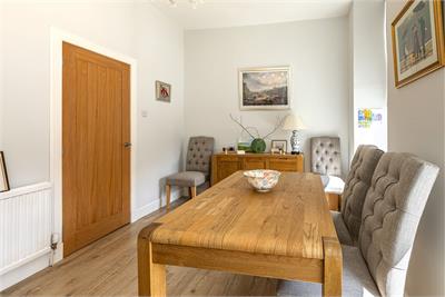 Bottom Flat, 7 Tower Knowe, Hawick, TD9 9DQ - image 12