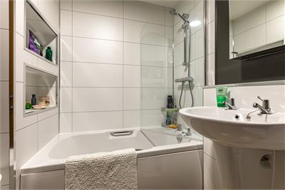 Bottom Flat, 7 Tower Knowe, Hawick, TD9 9DQ - image 14