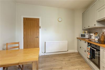 Bottom Flat, 7 Tower Knowe, Hawick, TD9 9DQ - image 9