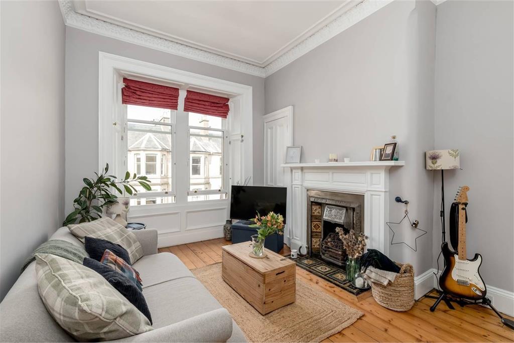 15/8 Comely Bank Place,
Stockbridge,
Edinburgh,
EH4 1DT - image 2