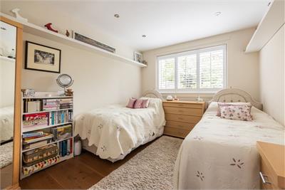 40 Barnton Park Gardens, Edinburgh, EH4 6HN - image 15